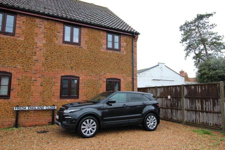 2, Freda England Close, Heacham - Photo 2