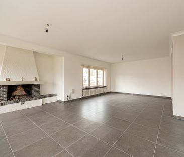 GERENOVEERD DUPLEX APPARTEMENT MET 3 SLPKS OP GUNSTIGE LOCATIE - Photo 6