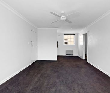 Charming Apartment in Prime Hawthorn Location Perfect for Comfort a... - Photo 1