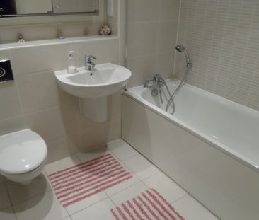 2 Bed Flat, Corn House, NW7 - Photo 1