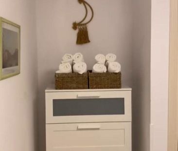 Apartamento de alquiler en San Roque, 27, Puerto de Estepona - Photo 2