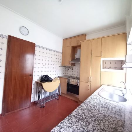 Apartamento T2 para arrendamento na Póvoa de Stª Iria - Photo 4