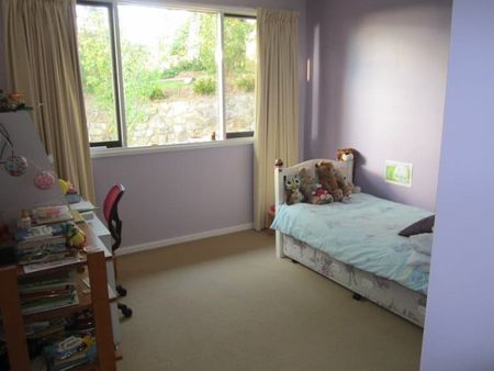 Light-Filled Family Home in a Quiet Battle-Axe Position - Photo 5