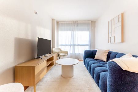 Apartamento de alquiler en Calle del Pintor Ignacio de Zuloaga, 16, Sanchinarro - Photo 3