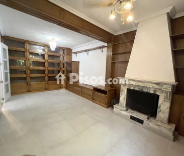 Chalet adosado en alquiler en Calle de Galatea - Photo 1
