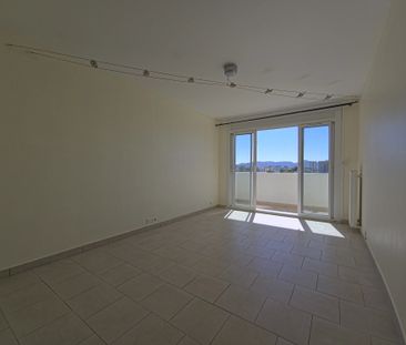 Location Appartement 3 pièces 53m² MARSEILLE 11ème - Photo 1