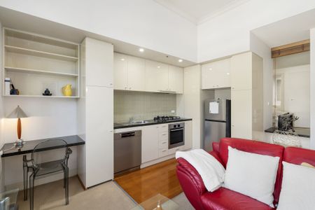 Gorgeous fully furnished apartment in Port Authority Building - Photo 2