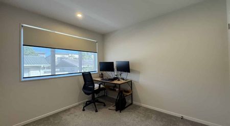 Contemporary comfort - 2 Bedrooms - Photo 2