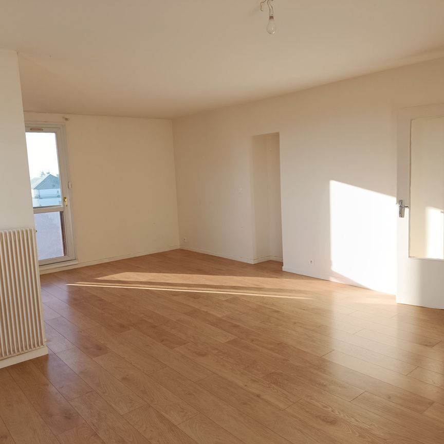 Location Appartement 4 pièces 106m² ORLEANS 45100 - Photo 1