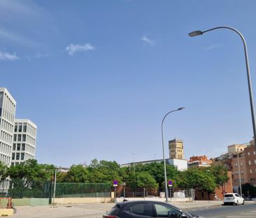 LUMINOSO PISO CON GARAJE Y PLACAS SOLARES JUNTO A LA ESTACIÓN SANTA... - Photo 2