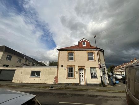 Downend Park, Horfield, Bristol - Photo 4