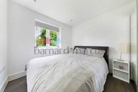 West Hill, South Croydon - Photo 2