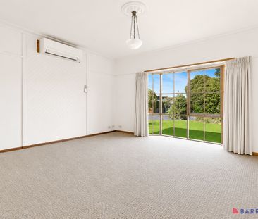 BEACHSIDE BLISS ON BAYVIEW! - Photo 2