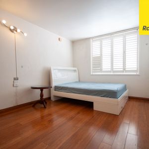 WELL-PRESENTED STUDIO IN CONVENIENT LOCATION - Photo 3