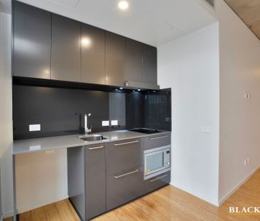 506A/241 Northbourne Avenue, Lyneham ACT 2602 - Apartment For Rent ... - Photo 2