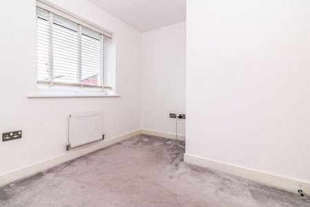 3 bedroom terraced house to rent - Photo 3