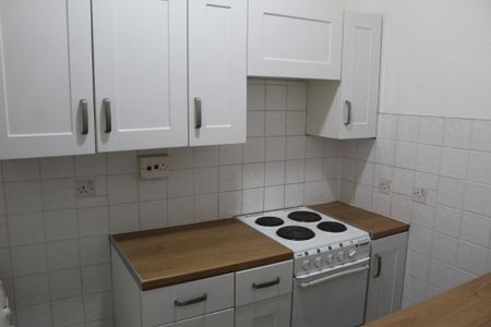 1 bedroom flat to rent - Photo 2