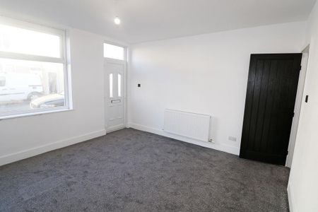 3 bedroom terraced house to rent - Photo 4