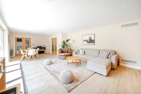 5 bedroom detached house to rent - Photo 2