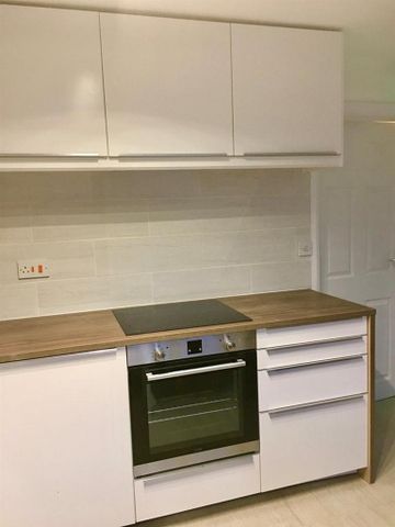 4 bedroom townhouse to rent - Photo 3
