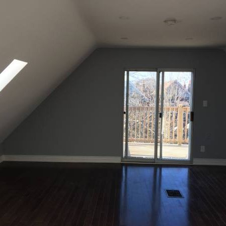 One bedroom Apartment in Prime High Park Area - Photo 1