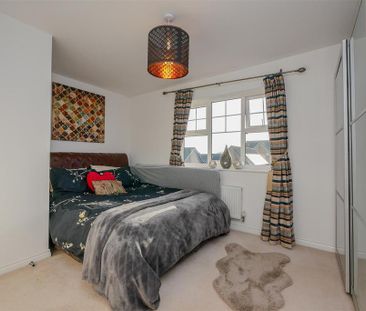 4 bedroom semi-detached house to rent - Photo 6