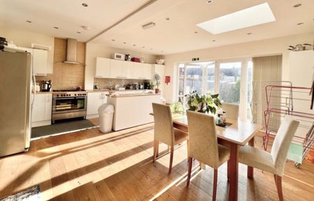 Room in a Shared House, Brunswick Avenue, N11 - Photo 5