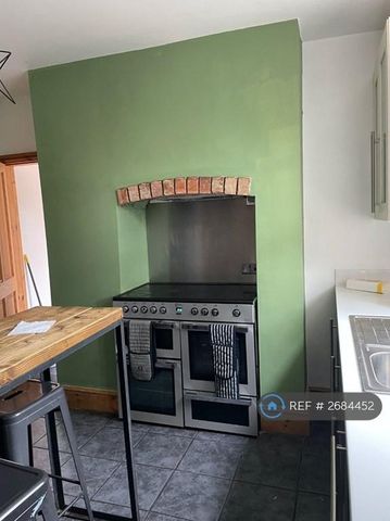 1 bedroom in a house share to rent - Photo 5