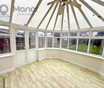 3 bedroom end of terrace house to rent - Photo 2