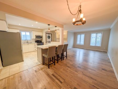 All Inclusive 3 Bedroom Main Unit in Niagara Falls! - Photo 5