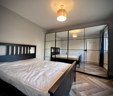 Room in a Shared House, Orlock Walk, NG5 - Photo 5