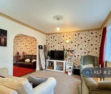 1 bedroom in a house share to rent - Photo 2