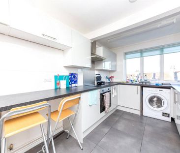 4 bedroom terraced house to rent - Photo 6