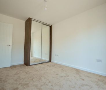 3 bedroom end of terrace house to rent - Photo 3