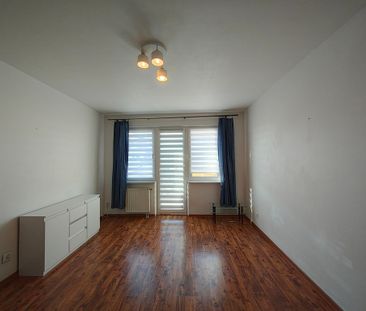 Przestronne mieszkanie dwupoziomowe z garderobą i balkonem - Photo 1