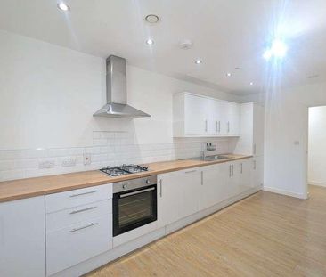 Staines Road, Feltham, TW14 - Photo 2