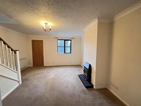 2 bedroom end of terrace house to rent - Photo 2