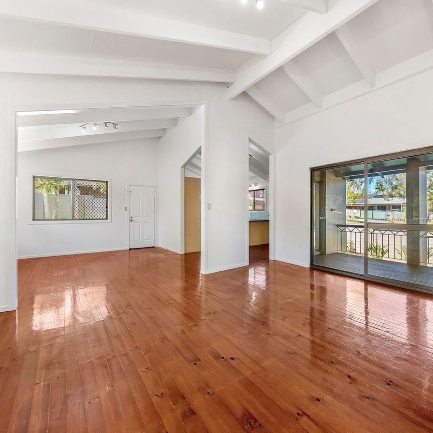 Dual-living Family Living in Prime Location - Photo 1