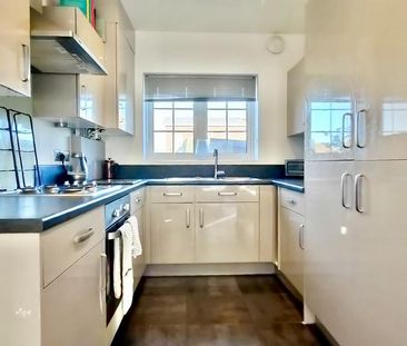 2 bedroom terraced house to rent - Photo 4