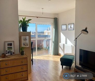 1 bedroom penthouse to rent - Photo 6