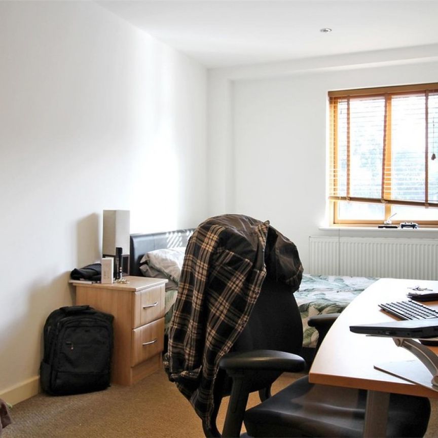 Chicksand Street, Spitalfields, London E1 - Photo 1