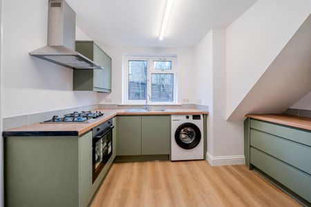 Oaklands Grove, London, W12 - Photo 2