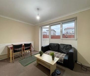 Room in a Shared House, Ivy Road, E16 - Photo 6