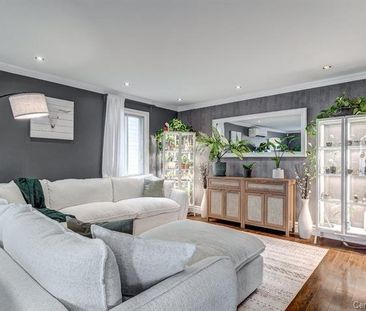 Maison à étages à Longueuil (Saint-Hubert) - Photo 1