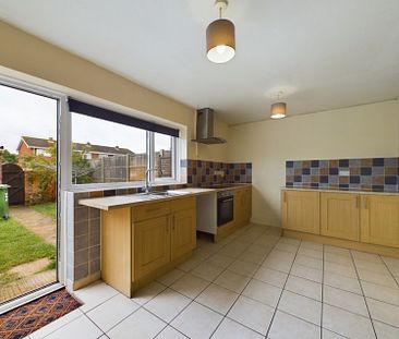 Golden Vale, Churchdown - Photo 1