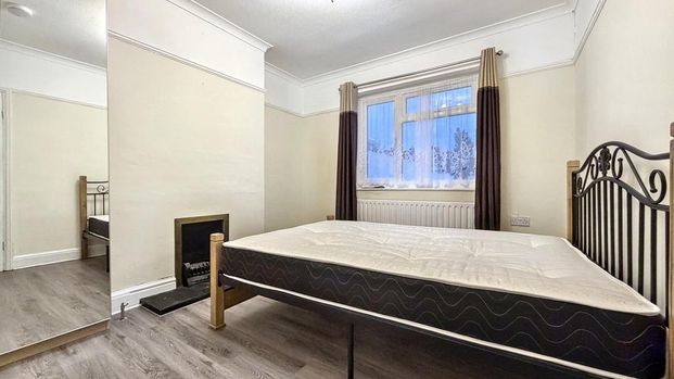 4 bedroom house to rent - Photo 1