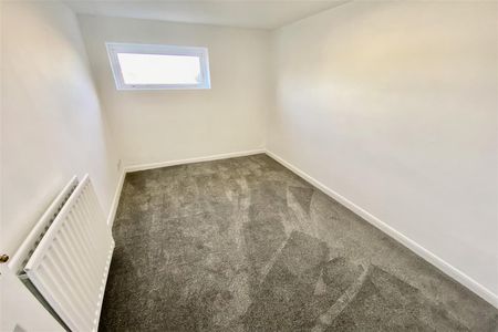 St Georges Road, Selden, Worthing - Photo 4