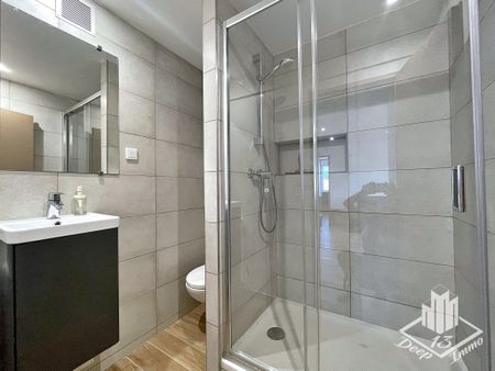 Location Appartement 4 pièces 79m² MARSEILLE 13ème - Photo 3