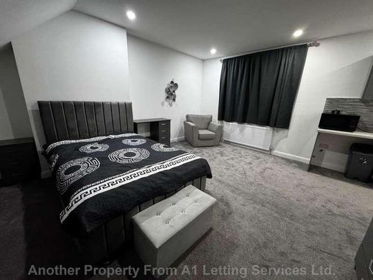 Chester Road, Castle Bromwch, B36 - Photo 1