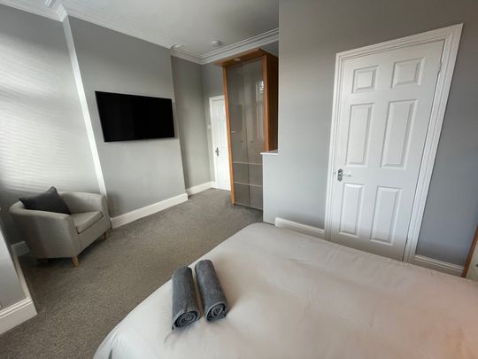 170 Saint Mary's Road, Manchester M40 0AQ, UK, Manchester - Photo 1